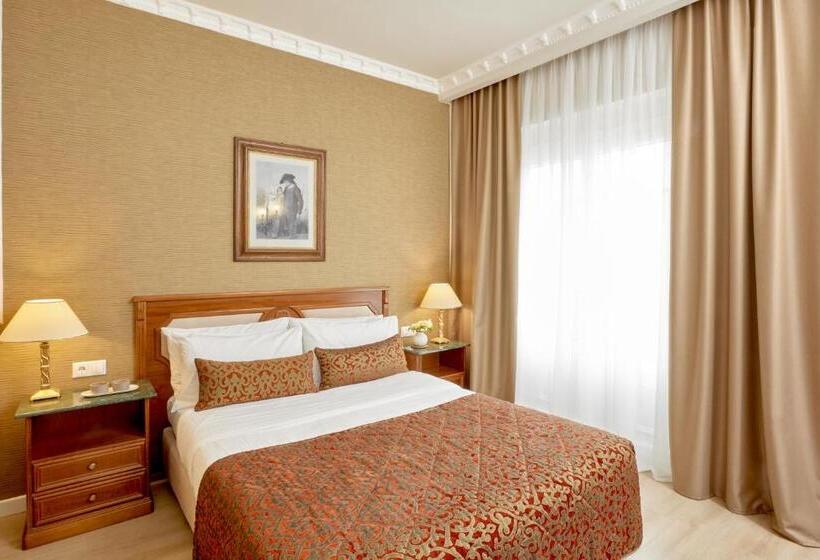 جناح عائلي, Grand Hotel Palace