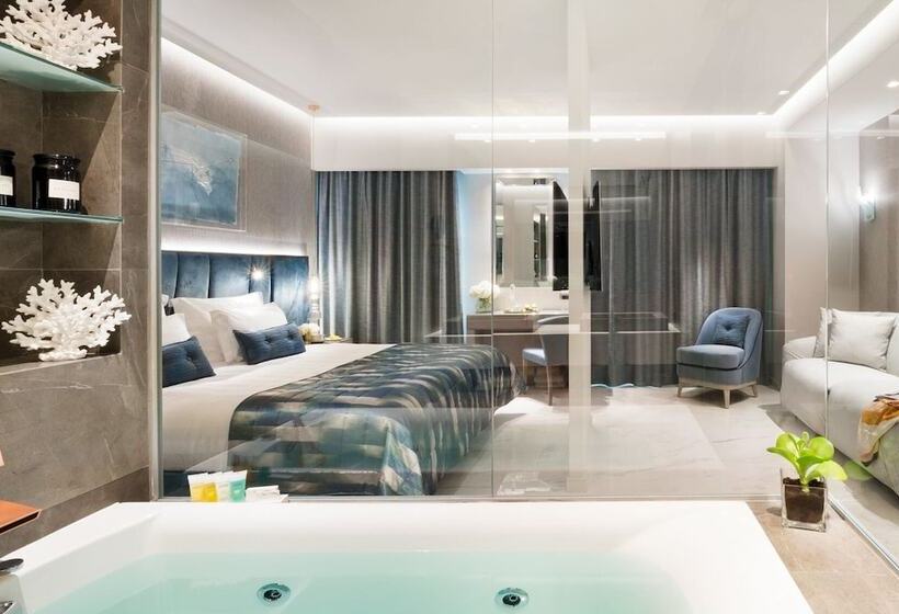 جناح جونيور ديلوكس, Grand Hotel Palace