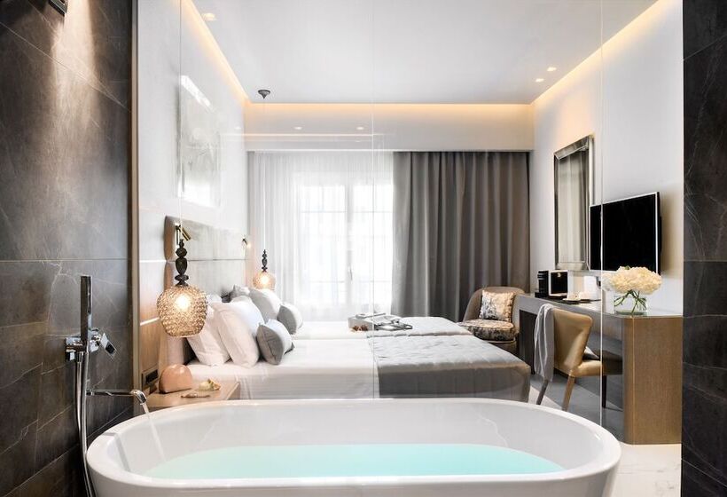 جناح جونيور ديلوكس, Grand Hotel Palace