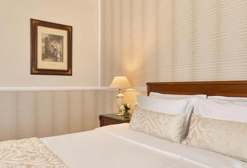 جناح كلاسيكي, Grand Hotel Palace