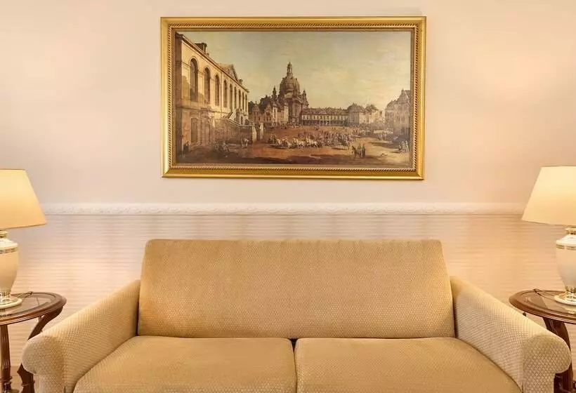 سوئیت کلاسیک, Grand Hotel Palace