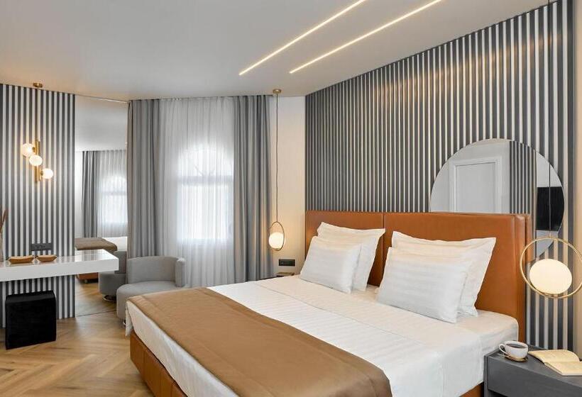 جناح ديلوكس, Grand Hotel Palace