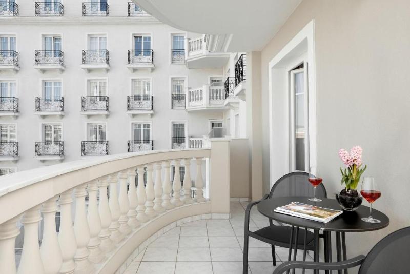 جناح كلاسيكي, Grand Hotel Palace