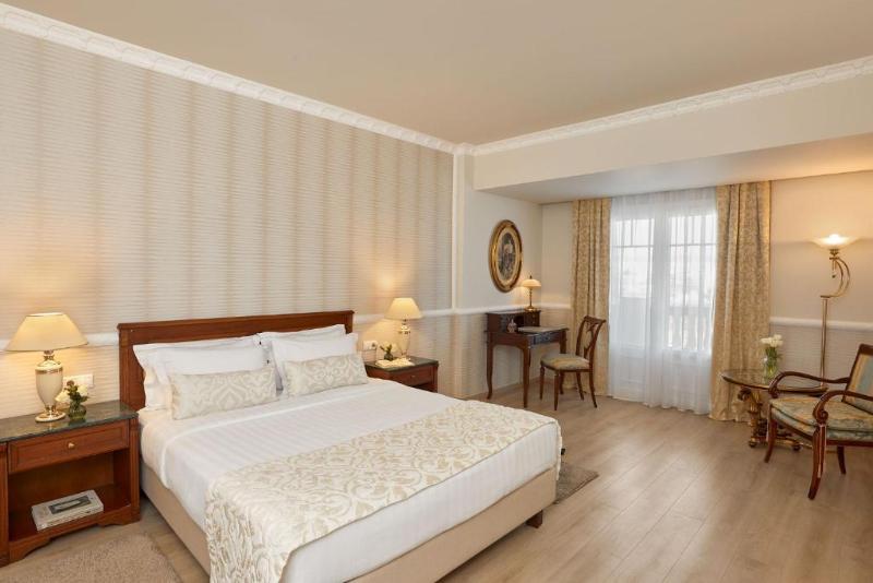 جناح كلاسيكي, Grand Hotel Palace