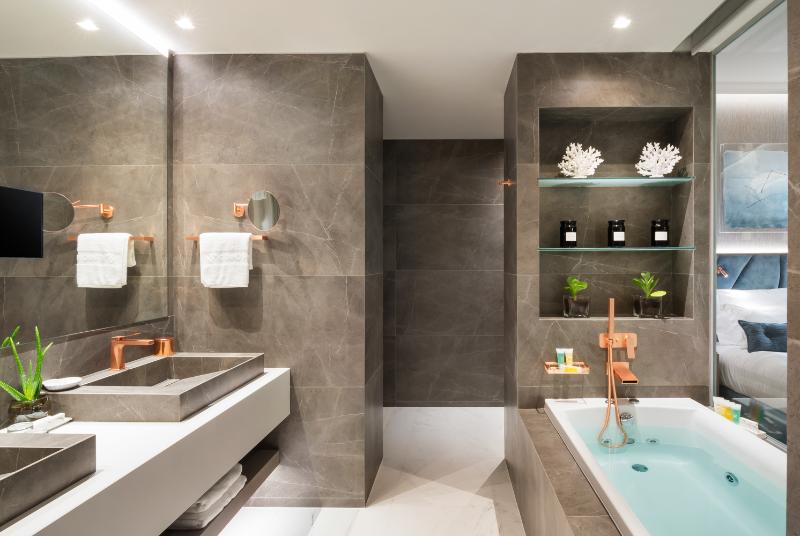 جناح جونيور ديلوكس, Grand Hotel Palace