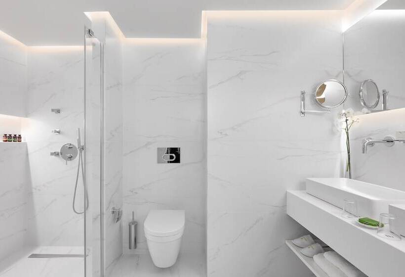 جناح, Grand Hotel Palace