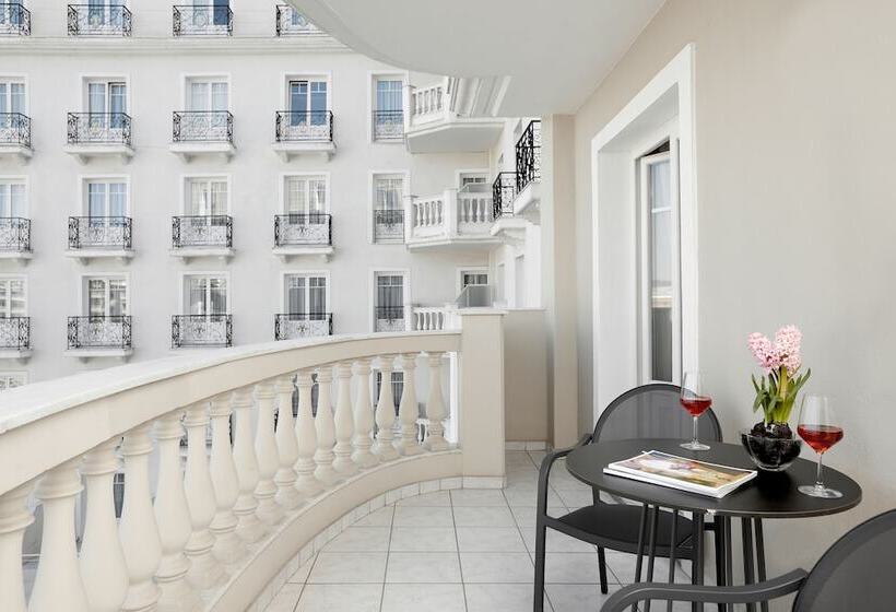 جناح كلاسيكي, Grand Hotel Palace