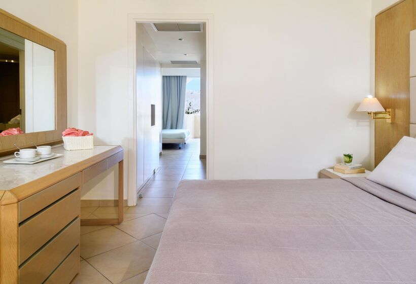 Номер Superior Боковой Вид на Море, Lindos Royal Resort