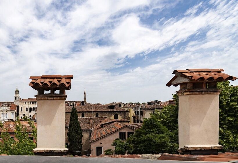 اتاق کلاسیک, Residenza A Tribute To Music