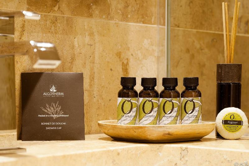 اتاق کلاسیک, Residenza A Tribute To Music