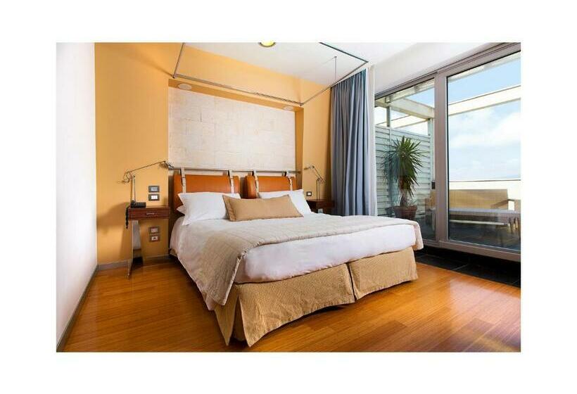 带露台的豪华间, Towers Hotel Stabiae Sorrento Coast