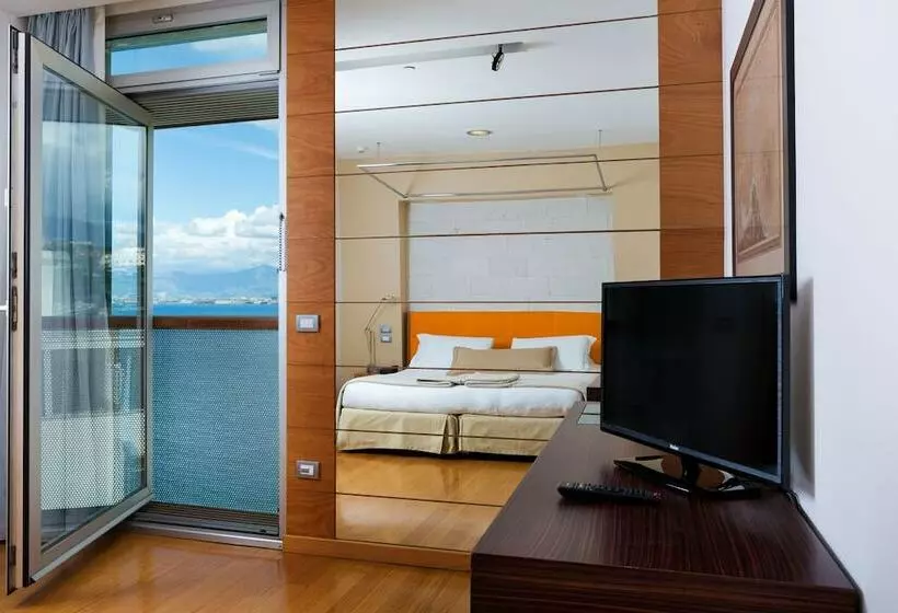 اتاق سوپریور با چشمانداز جانبی دریا, Towers Hotel Stabiae Sorrento Coast
