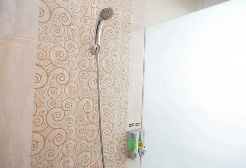 디럭스 룸, Urbanview Rumah Kandjani Yogyakarta