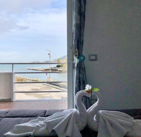 스탠다드 룸 킹사이즈 침대, 100 Passi Dal Mare