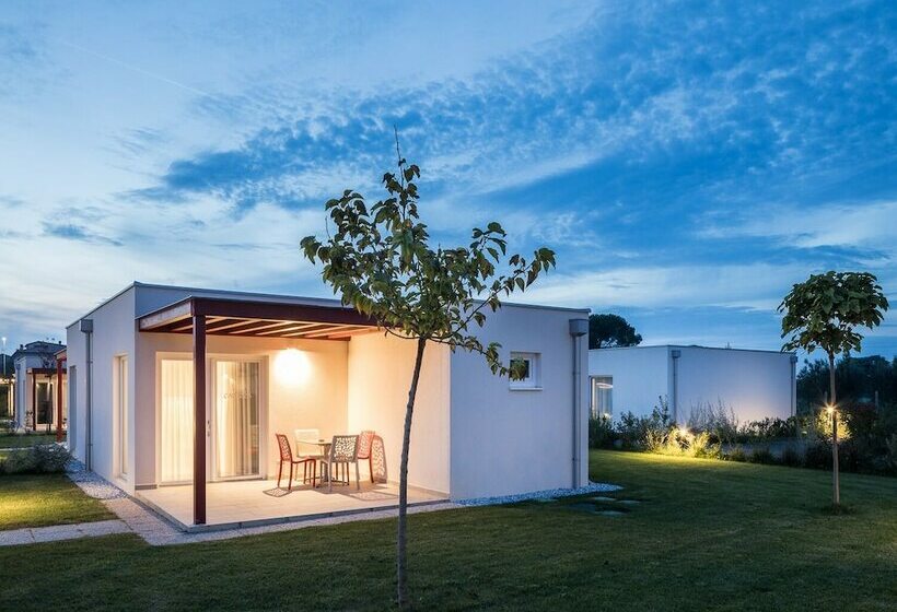 Шале 1 Спальня, Vada Village