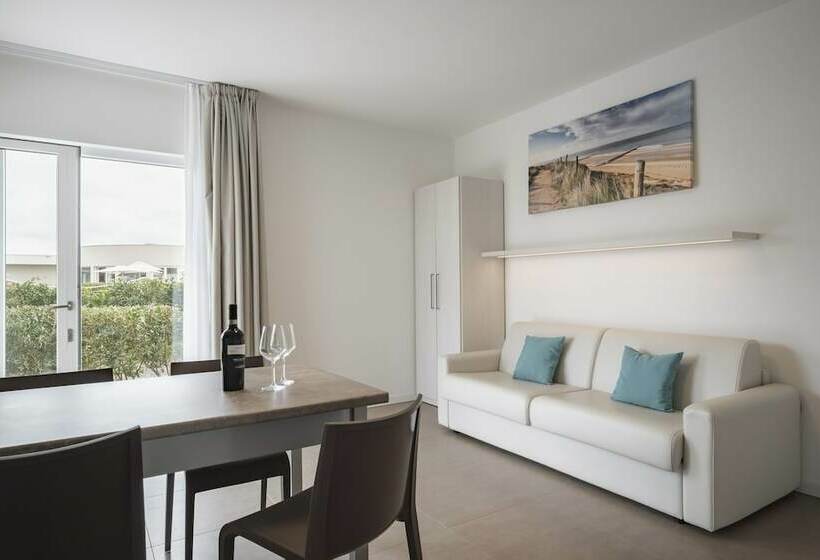 Шале 1 Спальня, Vada Village