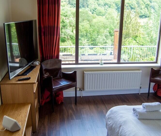 חדר דלוקס לארבעה, The Meetings B&b