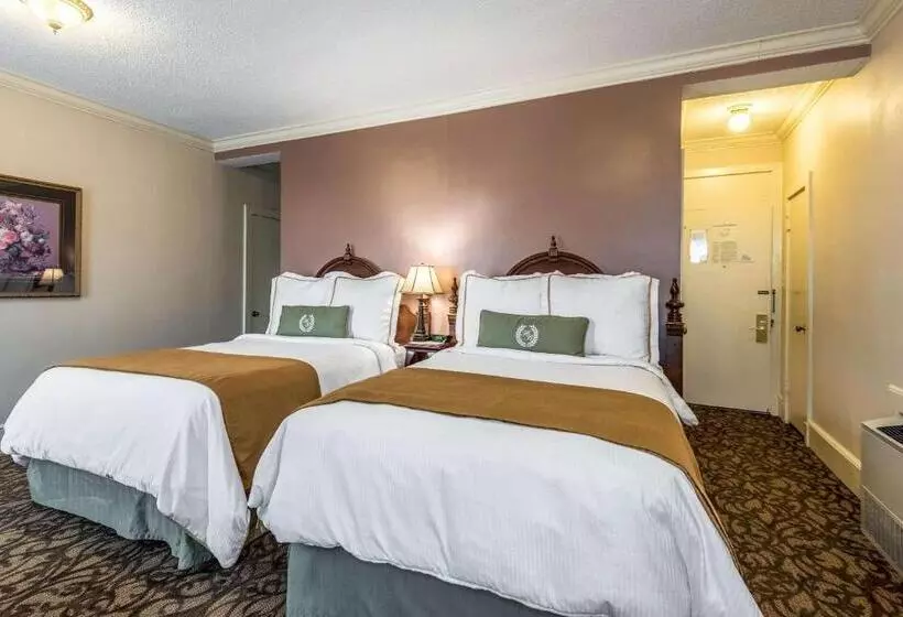 ２ダブルベッドのスタンダードルーム, Bothwell Sedalia Central District, Ascend Hotel Collection
