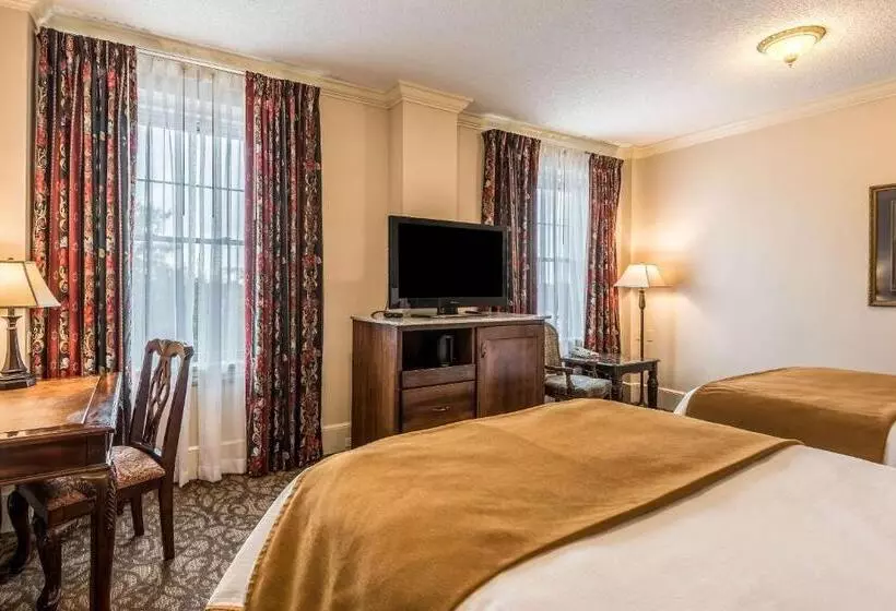 ２ダブルベッドのスタンダードルーム, Bothwell Sedalia Central District, Ascend Hotel Collection