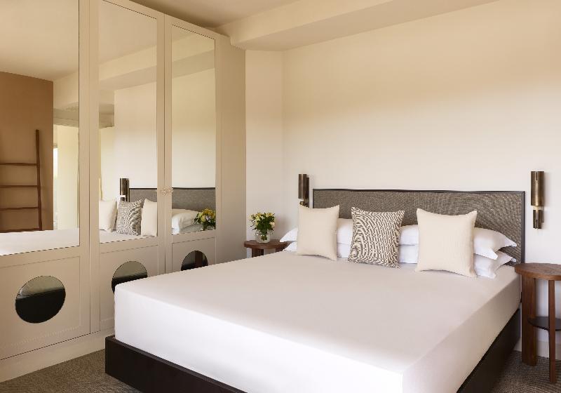 סוויטה, Baia Di Chia Resort Sardinia, Curio Collection By Hilton