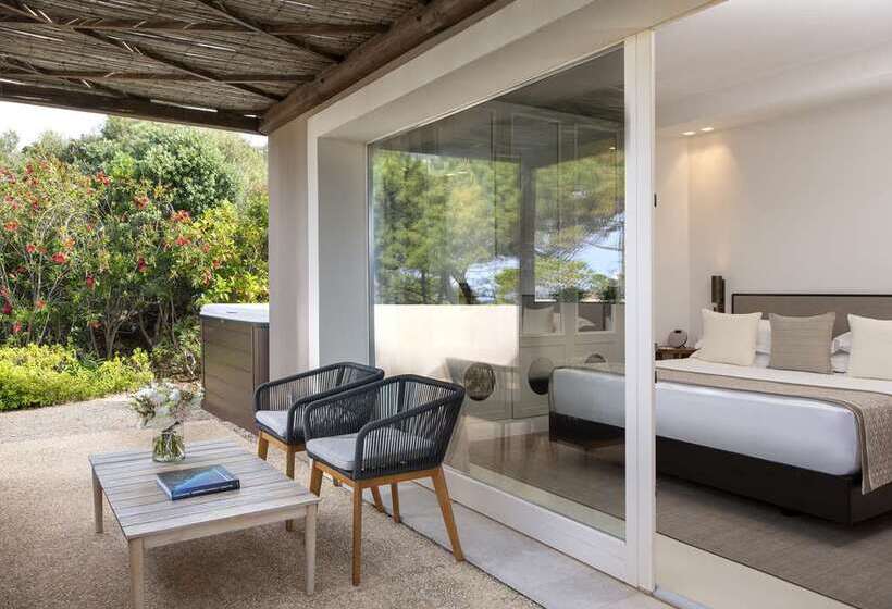 סוויטה, Baia Di Chia Resort Sardinia, Curio Collection By Hilton
