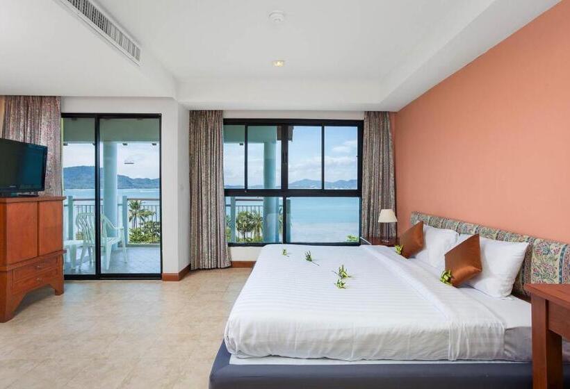 חדר דלוקס נוף לים, By The Sea