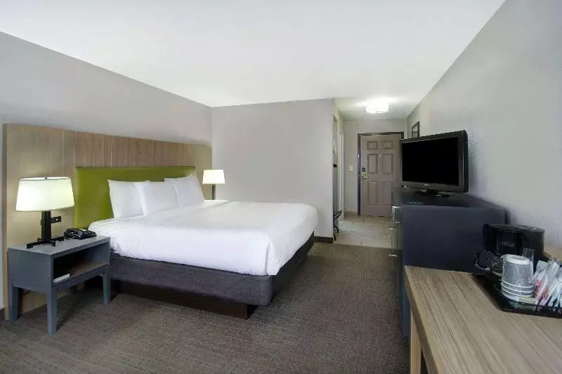 キングサイズベッドのスタンダードルーム, Country Inn & Suites By Radisson, Cincinnati Airport, Ky