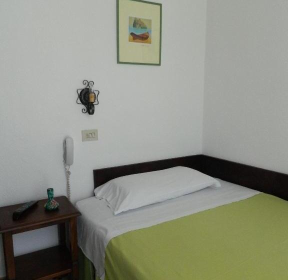 اتاق استاندارد یک نفره, Don Pedro