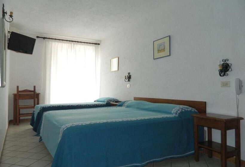 اتاق استاندارد سه نفره, Don Pedro