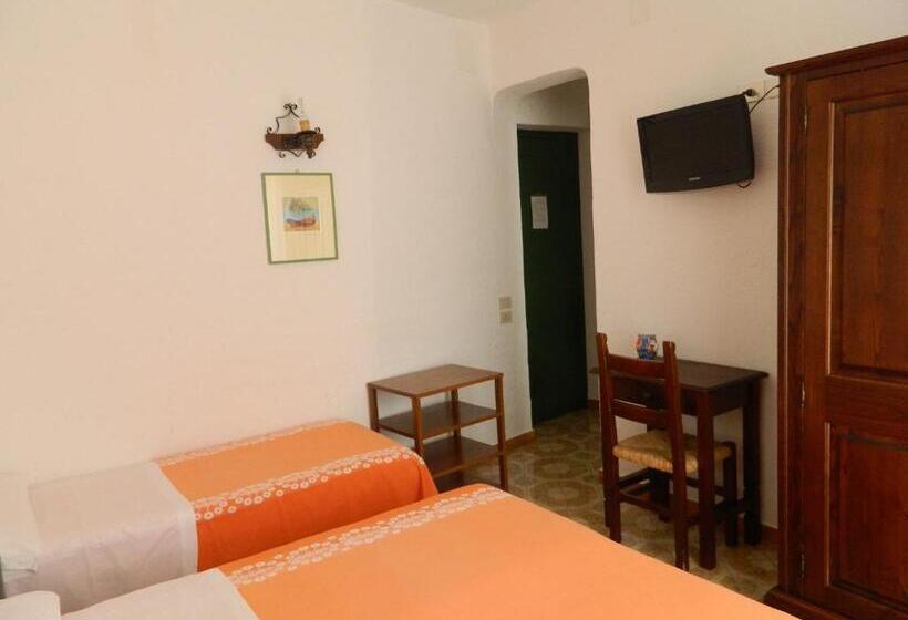 اتاق استاندارد سه نفره, Don Pedro