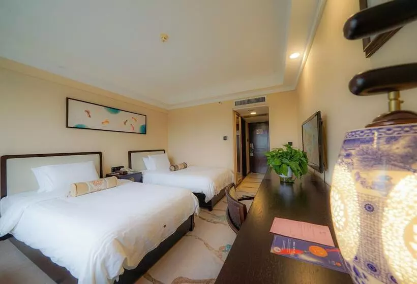 اتاق سوپریور, Guangdong Hotel Free Shuttle & Registration Counter Service During Canton Fair