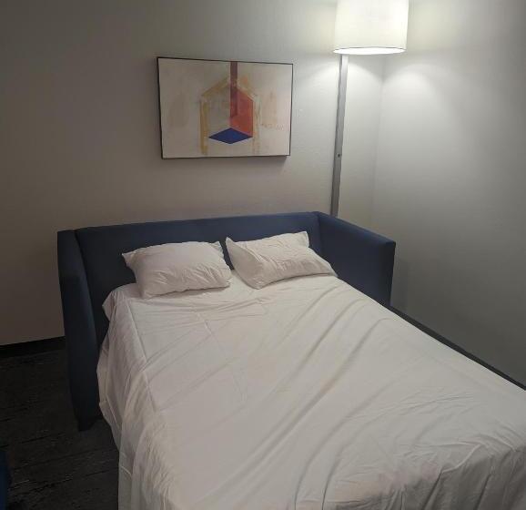 Номер Стандарт Кровать Кинг Адаптированный для Инвалидов, Holiday Inn Express & Suites Salt Lake City N  Bountiful