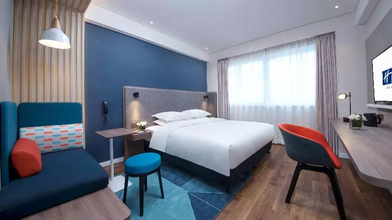 キングサイズベッドのスタンダードルーム, Holiday Inn Express Xiamen Lushan Shopping Center, An Ihg