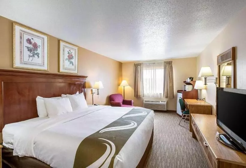 キングサイズベッドのスタンダードルーム, Quality Inn Storm Lake