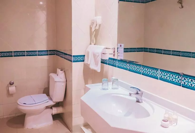 اتاق استاندارد سه نفره, Skanes Serail