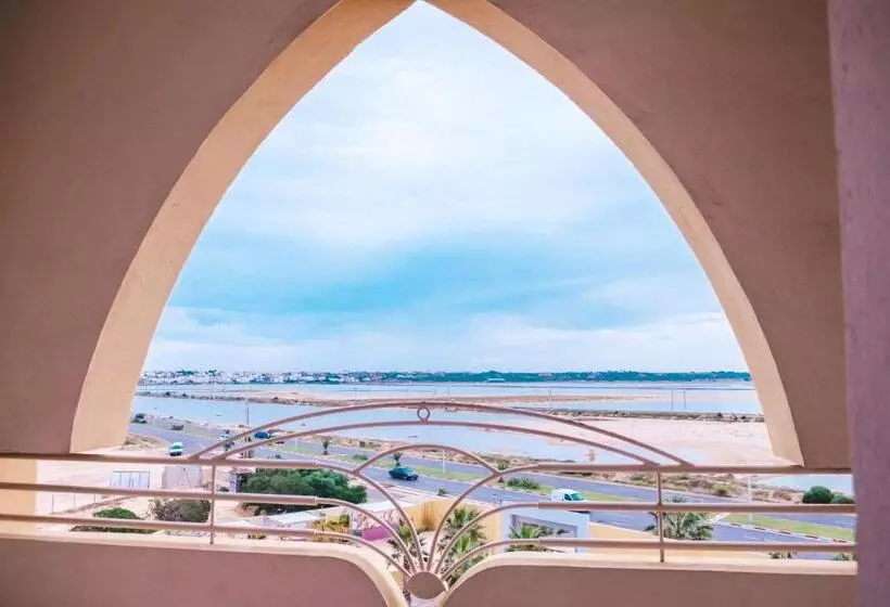 اتاق استاندارد سه نفره, Skanes Serail