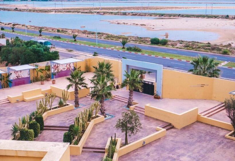 חדר סטנדרט לשלושה, Skanes Serail