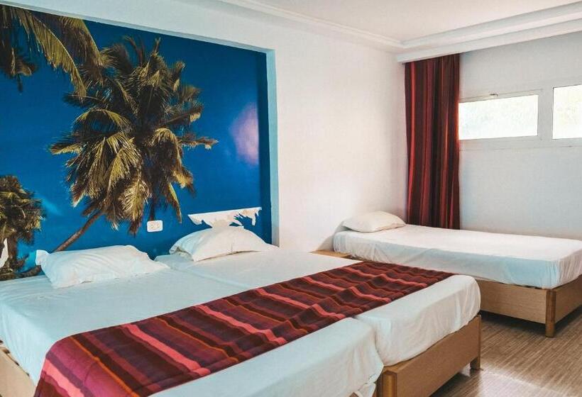 חדר סטנדרט לשלושה, Skanes Serail