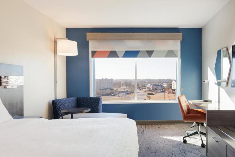 מיטת קינג בסוויטה, Holiday Inn Express & Suites Zion By Ihg