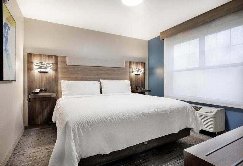 מיטת קינג בסוויטה, Holiday Inn Express & Suites Zion By Ihg