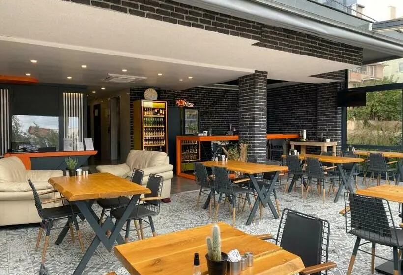 Pokój Deluxe, Csk Otel