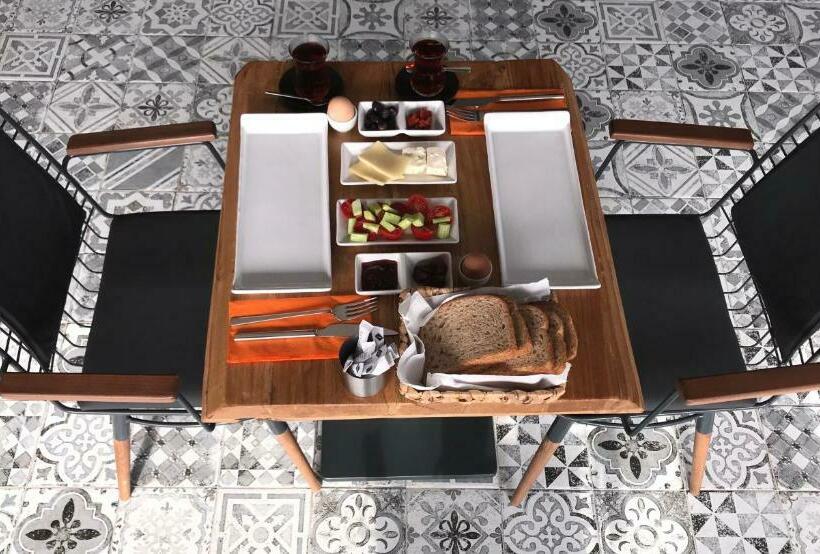 غرفة ديلوكس مطلّة علي البحر مزوَّدة بشُرفة, Csk Otel