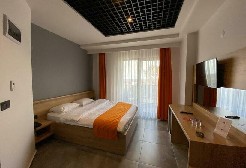 غرفة ديلوكس مطلّة علي البحر مزوَّدة بشُرفة, Csk Otel