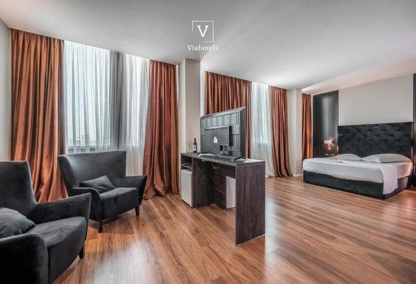 디럭스 주니어 스위트, Vh Eurostar Tirana Hotel Congress & Tirana Spa