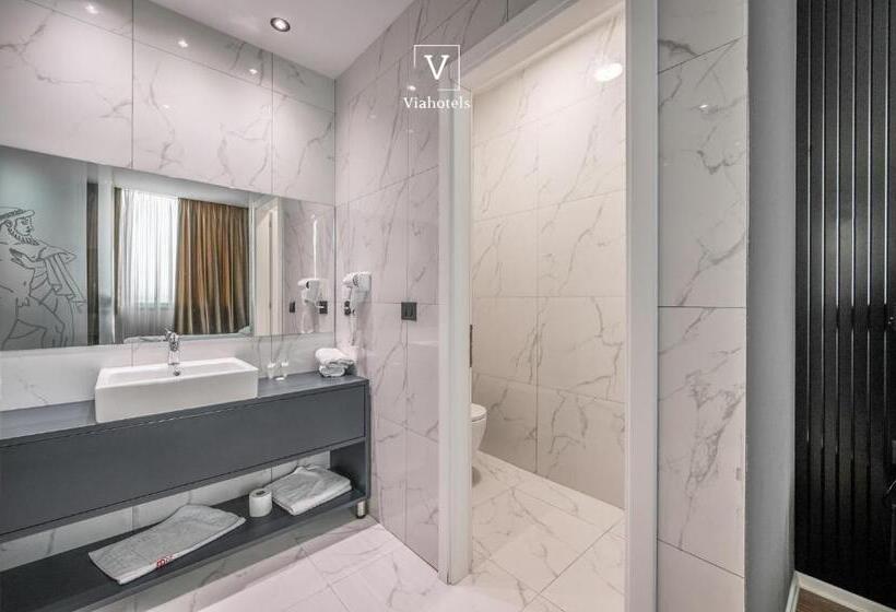디럭스 주니어 스위트, Vh Eurostar Tirana Hotel Congress & Tirana Spa