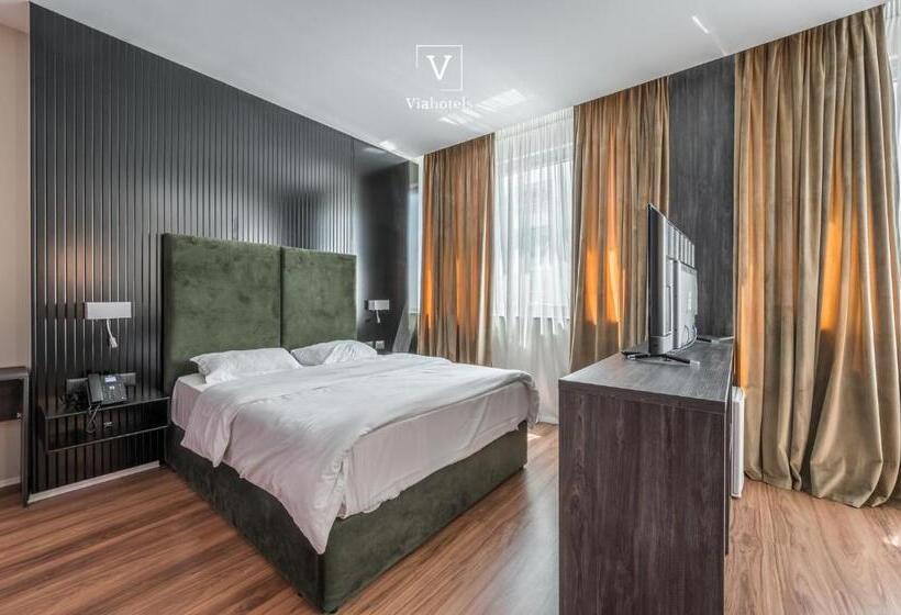디럭스 주니어 스위트, Vh Eurostar Tirana Hotel Congress & Tirana Spa