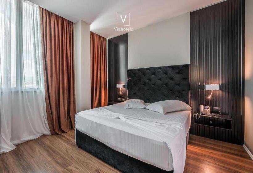디럭스 주니어 스위트, Vh Eurostar Tirana Hotel Congress & Tirana Spa