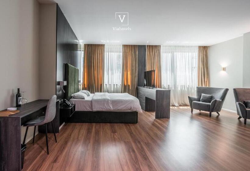 디럭스 주니어 스위트, Vh Eurostar Tirana Hotel Congress & Tirana Spa