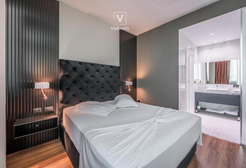 디럭스 주니어 스위트, Vh Eurostar Tirana Hotel Congress & Tirana Spa