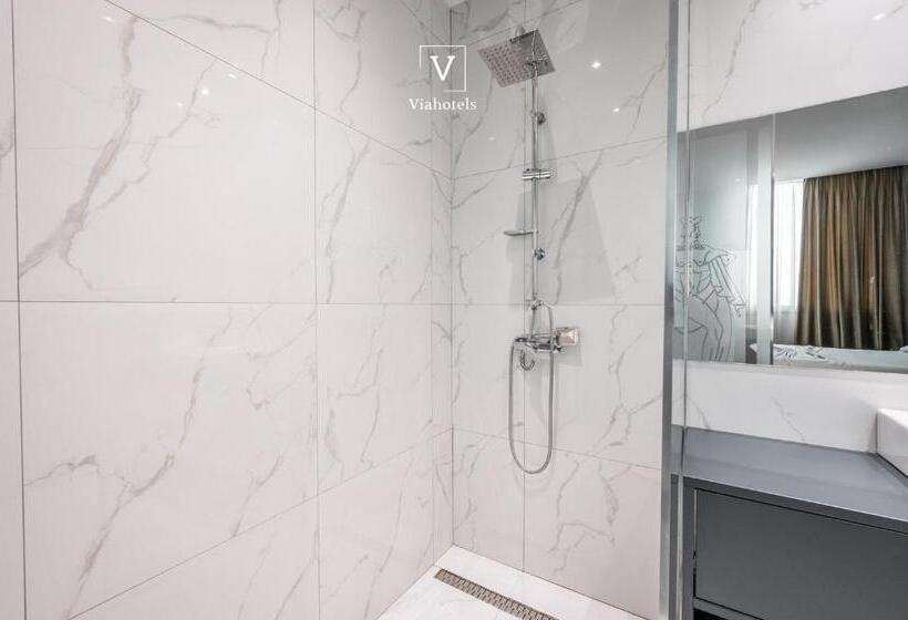 디럭스 주니어 스위트, Vh Eurostar Tirana Hotel Congress & Tirana Spa